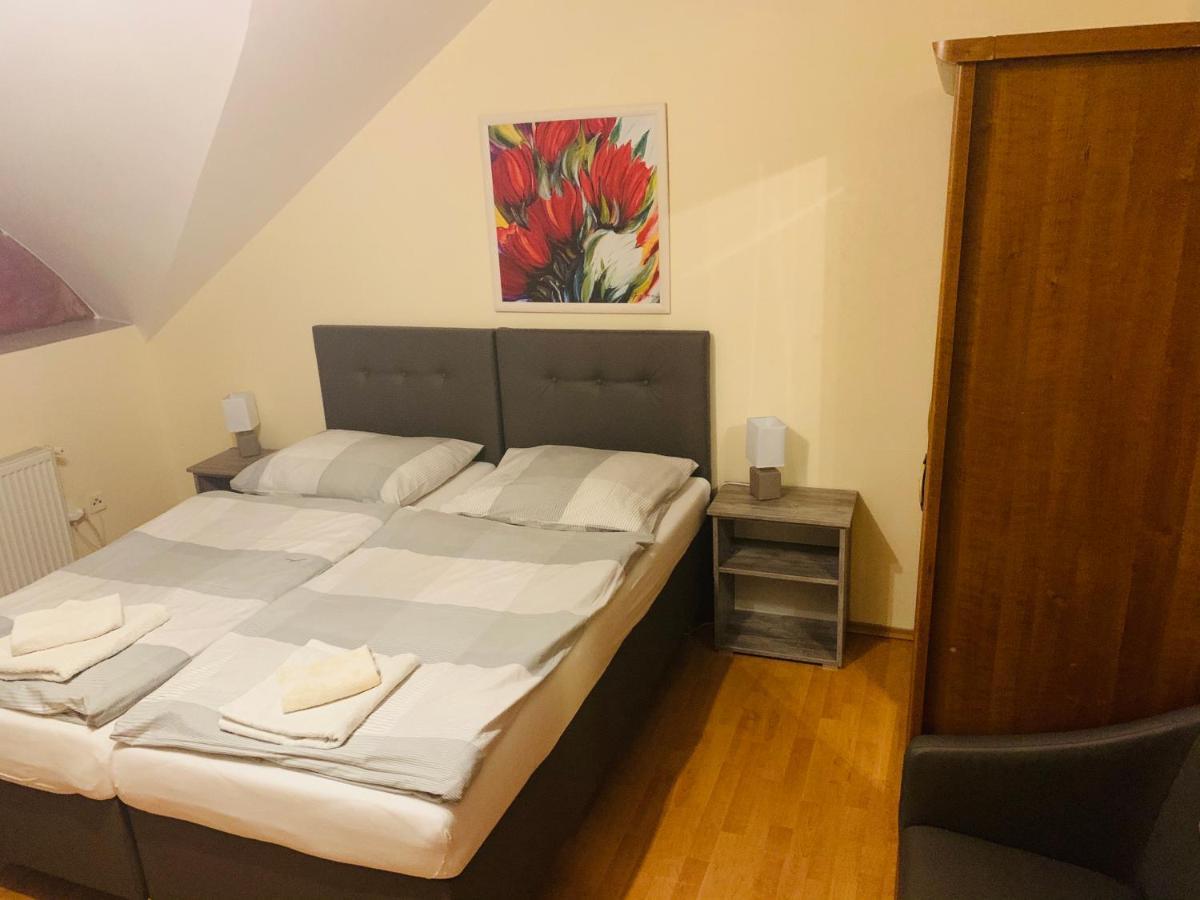 Bed and Breakfast Eder Nesvady Exterior foto